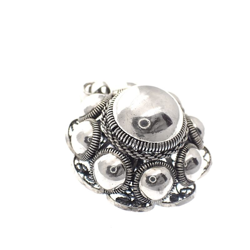 Image 7 of Silver pendant of a large Zeeland button