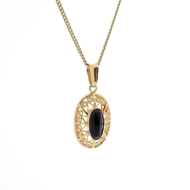 Image 3 of Gold pendant with garnet