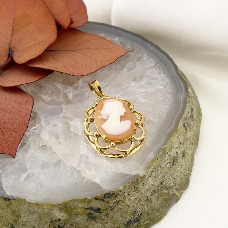Image 2 of Vintage gold pendant with cameo