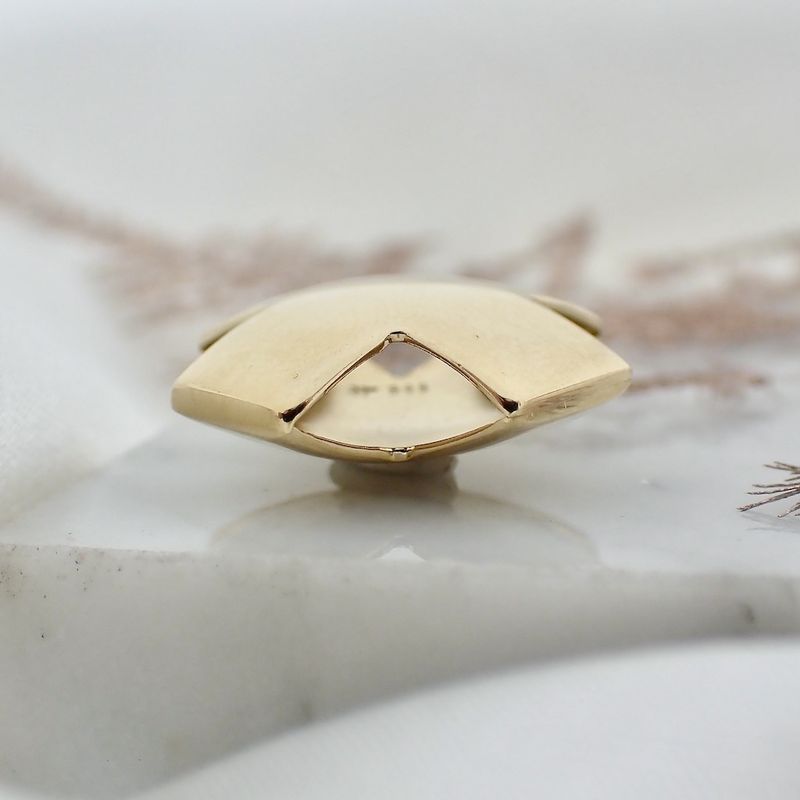 Image 3 of Gold pendant of an isosceles cross