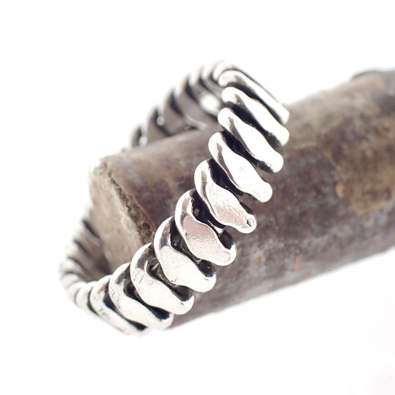 Image 4 of Silver ring with ribbed structure