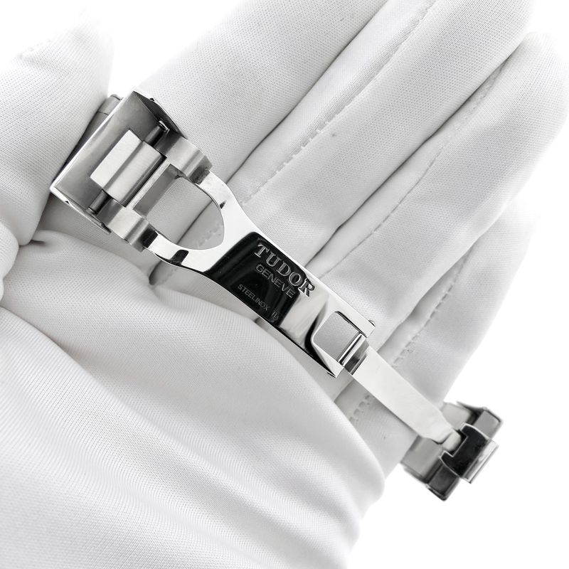 Image 11 of Tudor Black Bay 41mm 'Burgundy' 79230R; Automatic men's watch