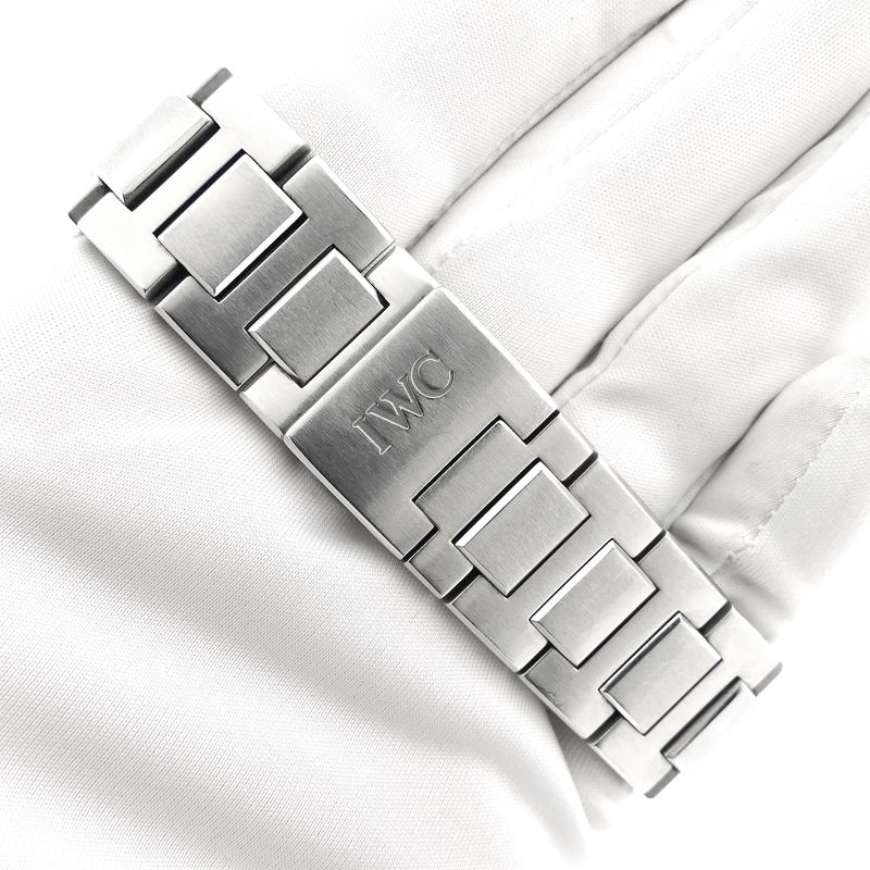 Image 8 of IWC Ingenieur IW3227-01; Automatic men's watch