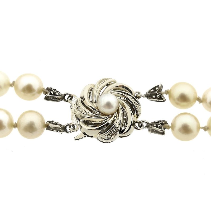 Image 4 of Vintage pearl necklace with white gold clasp | 51 cm