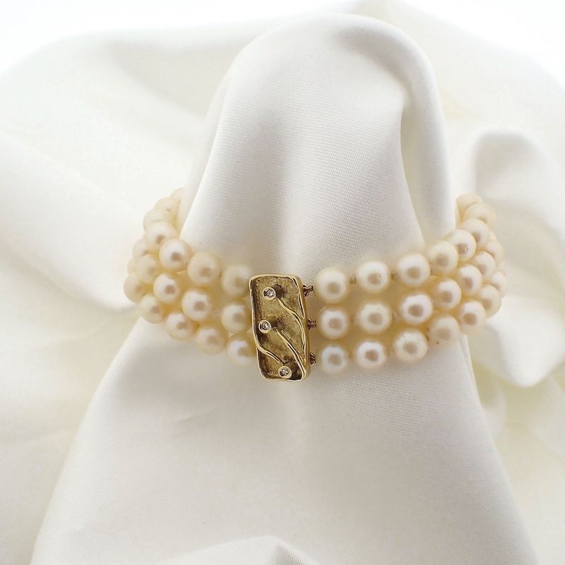 Image 2 of Pearl bracelet with gold clasp; Antique | 20.5 cm
