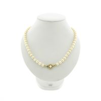 Vintage pearl necklace with gold clasp