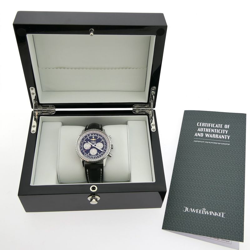 Image 18 of Breitling Navitimer B01 AB0127; Chronograph men's watch