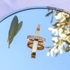 Image 2 of 18-karat gold cross with diamond | Chopard