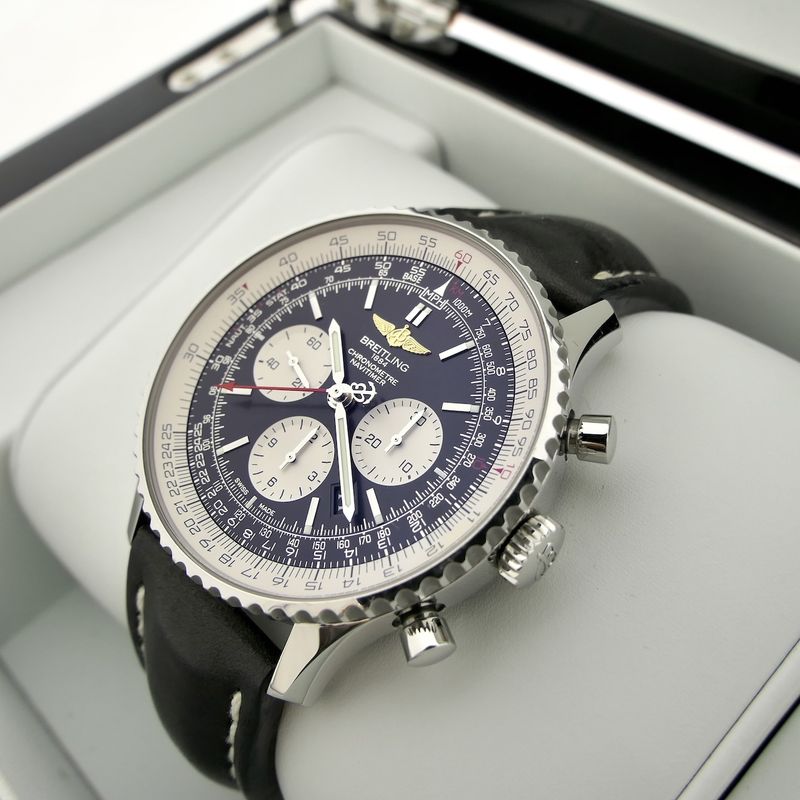 Image 19 of Breitling Navitimer B01 AB0127; Chronograph men's watch