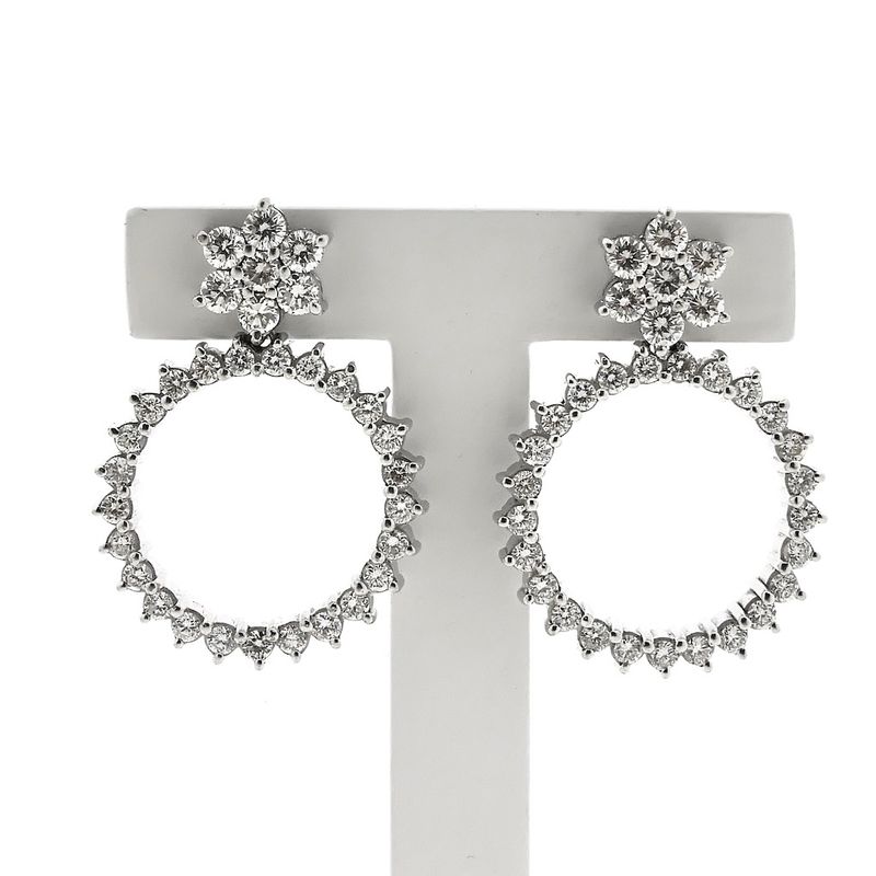 Image 2 of White gold earrings with diamonds; 3.68 ct.