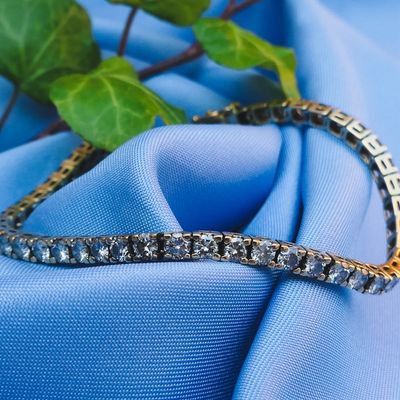 Image 2 of 18K gold tennis bracelet with diamond; 6.12 ct. | 19 cm
