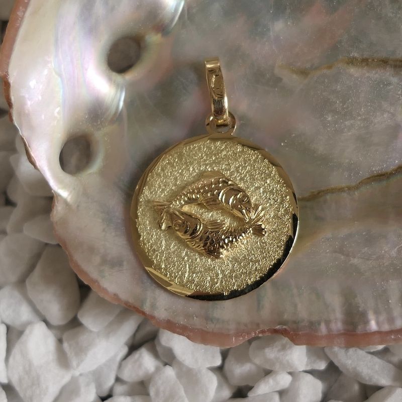 Image 2 of 18 carat gold zodiac sign pendant; Pisces