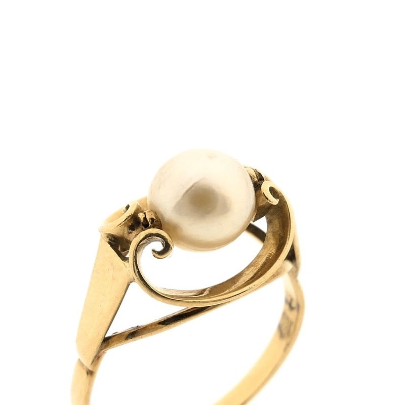 Image 3 of Gold ring with pearl