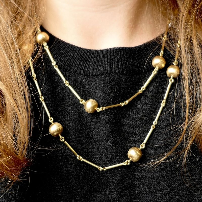 Image 10 of Gold long chain/saucer with beads