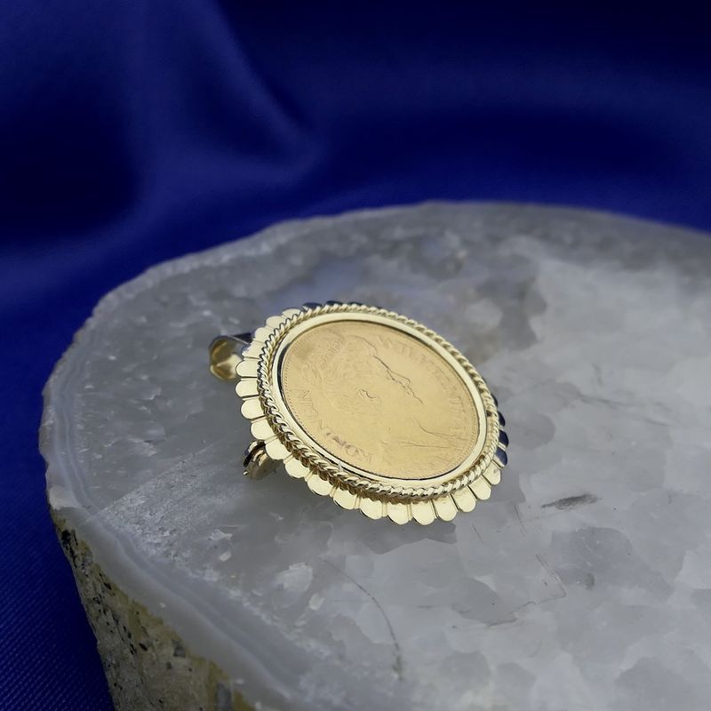 Image 8 of Gold brooch/pendant of a gold fiver; Queen Wilhelmina 1912