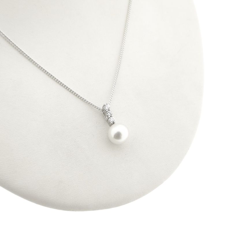 Image 4 of 18-karat white gold pendant with pearl and diamond | 0.18 ct.