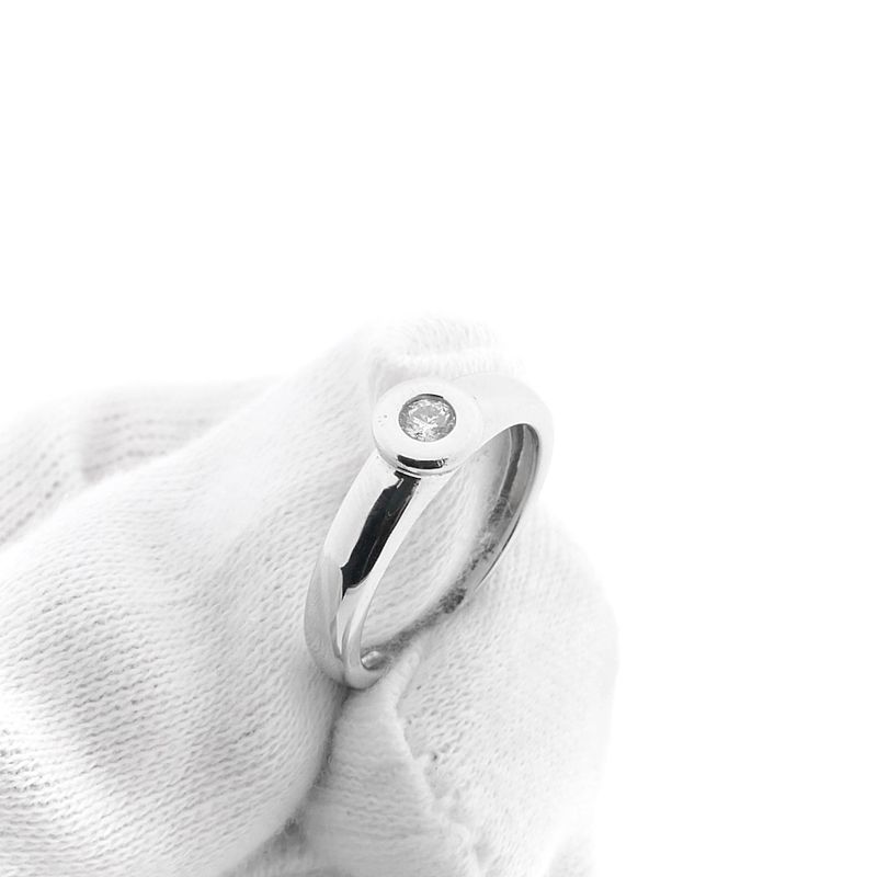 Image 9 of White gold solitaire ring with diamond; 0.12 ct.