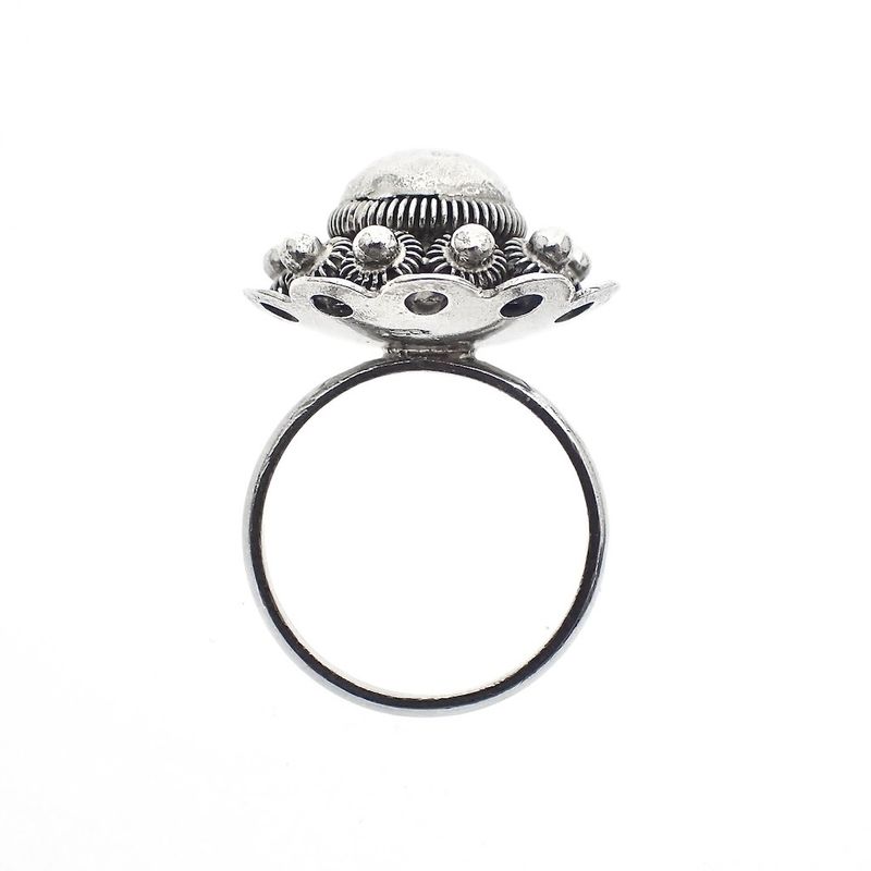 Image 5 of Silver ring with Zeeland button