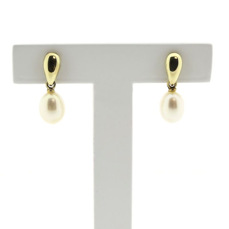 Image 2 of Gold stud earrings with pearl
