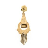 Gold pendant with quartz