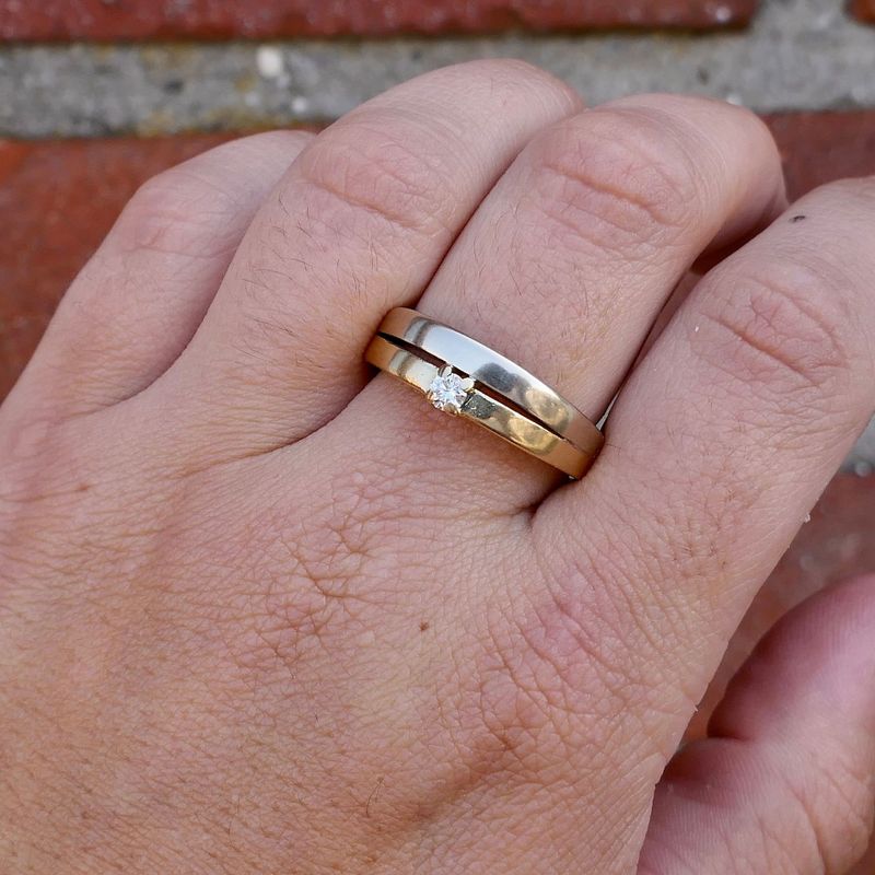 Image 10 of Bicolor Gold Ring with Diamond; 0.11 ct.