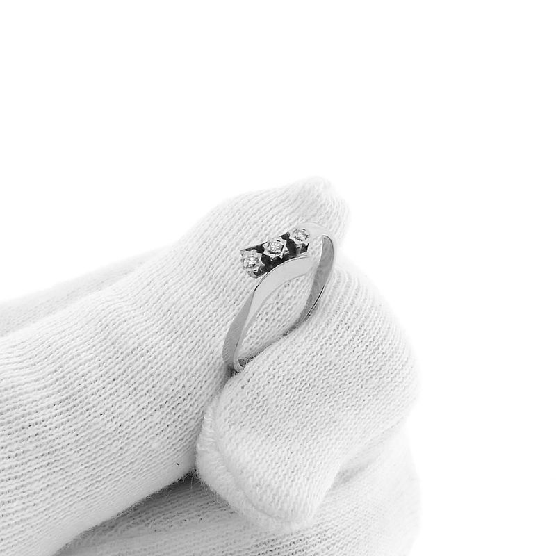 Image 10 of White gold ring with diamond | 0.03 ct.