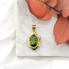 Image 2 of Gold pendant with peridot stone