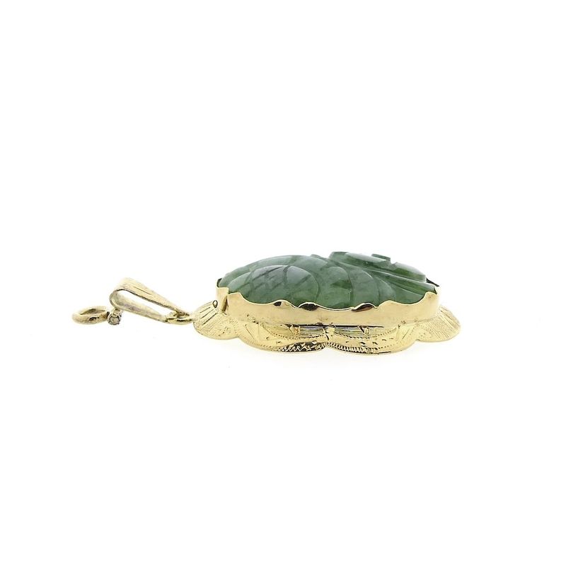 Image 3 of Gold pendant with jade
