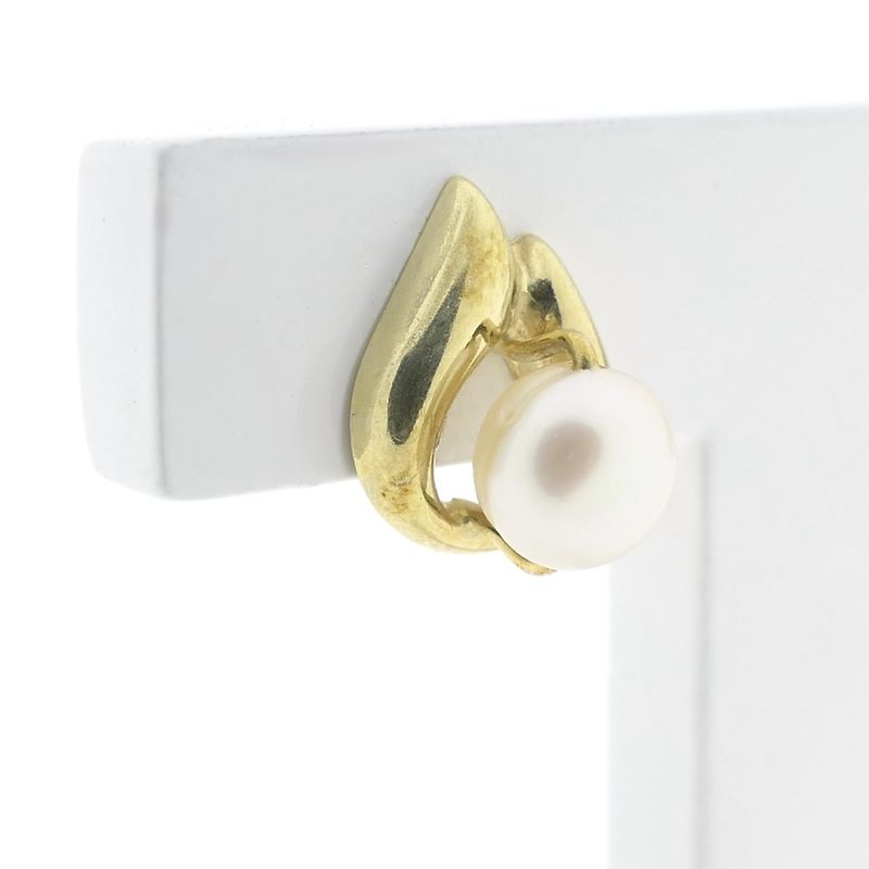 Image 4 of Gold stud earrings with pearl