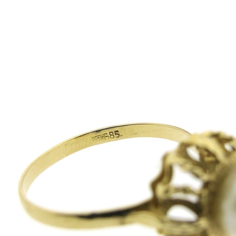 Image 6 of Gold ring with pearl
