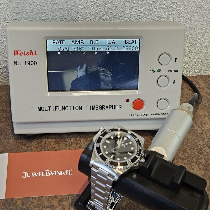 Image 32 of Rolex Submariner 14060; Automatic men's watch