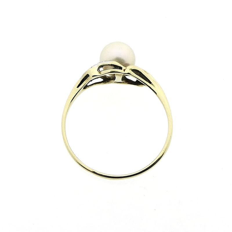 Image 4 of Gold ring with pearl and diamonds; 0.02 ct.
