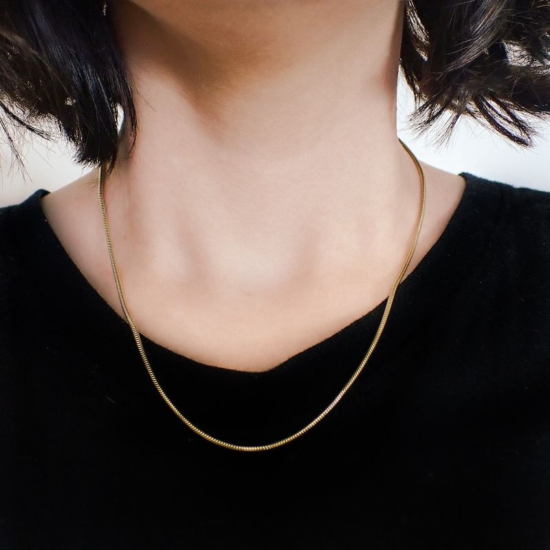 Image 9 of 8-karat snake link chain | 46 cm