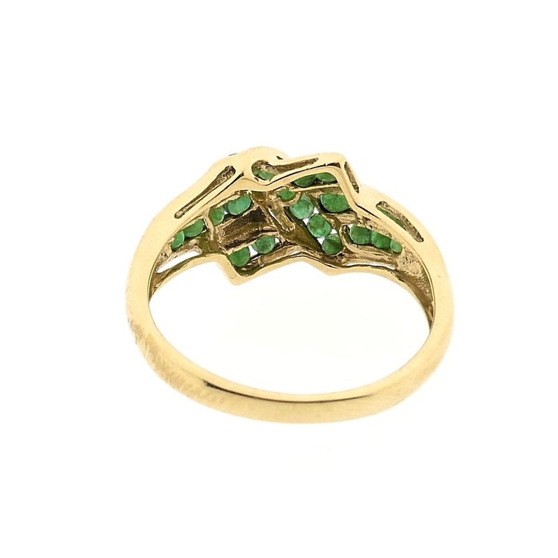 Image 5 of 9 carat ring with emerald