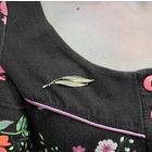 Image 3 of Gold brooch with two feathers