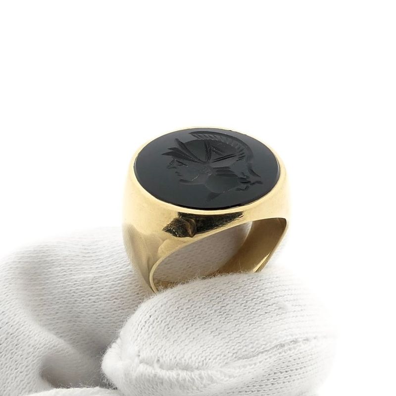 Image 7 of Gold signet ring with onyx