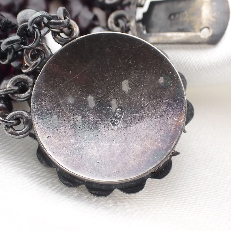 Image 6 of Garnet bead bracelet with silver clasp; Antique | Small size! Ø 49 mm