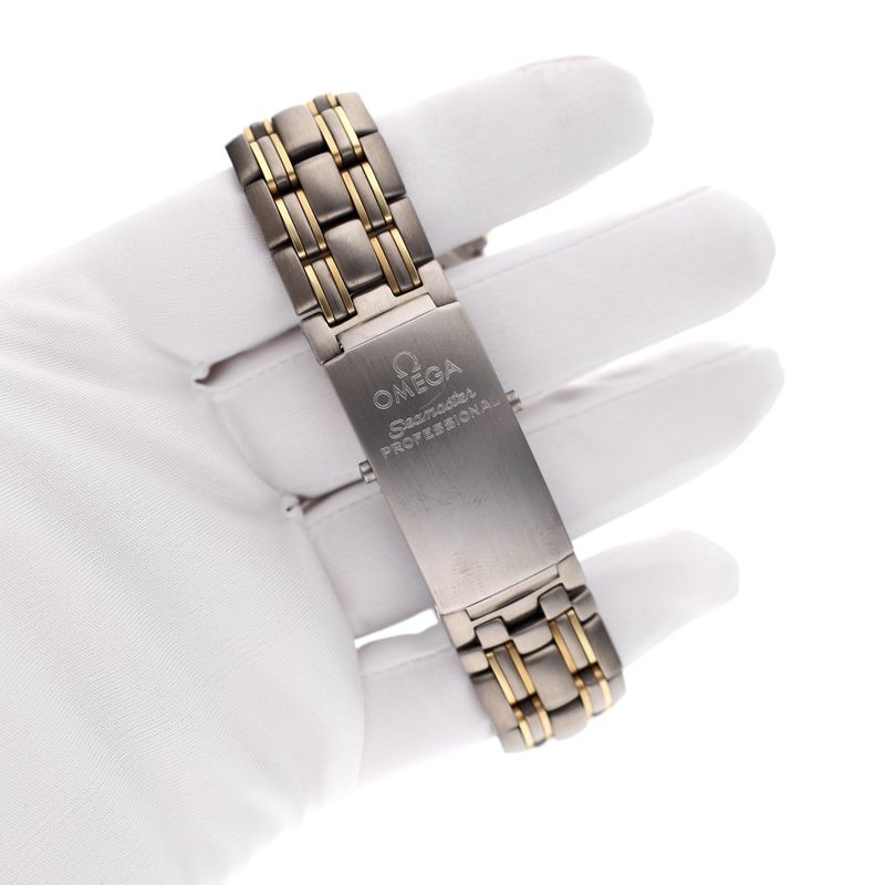 Image 8 of Omega Seamaster Chronograph 300m 2297.80.00; Yellow gold/titanium men's watch