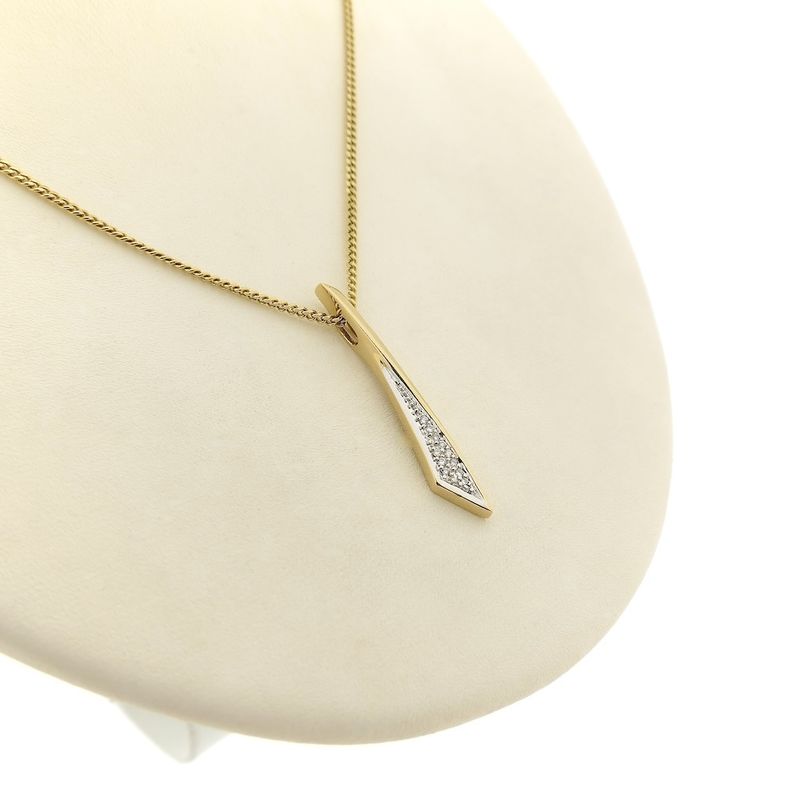 Image 10 of Gold pendant with diamonds