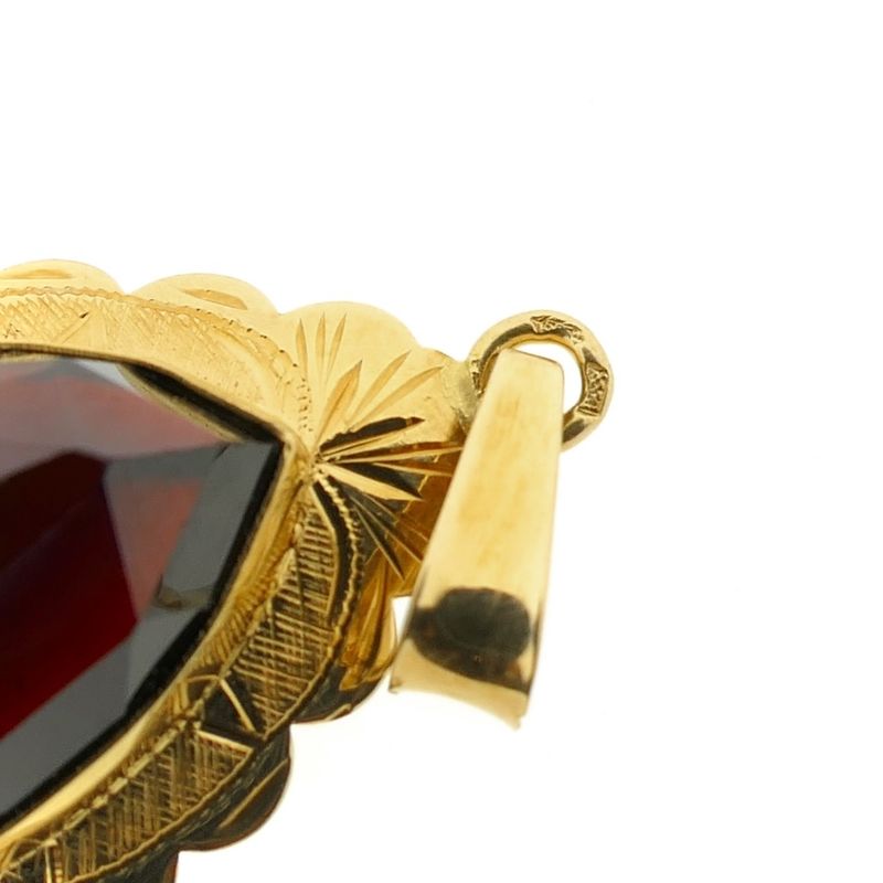 Image 9 of Vintage gold pendant with garnet.