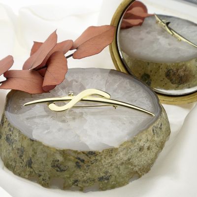 9 carat dynamic brooch with zirconia Image 2 of 9 carat dynamic brooch with zirconia