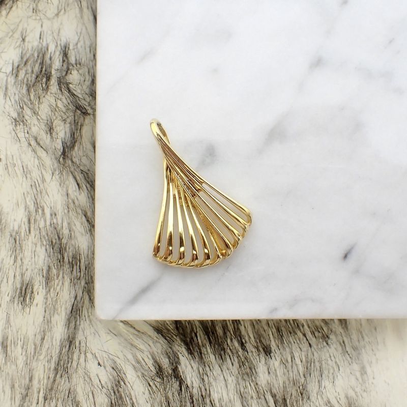 Image 9 of Vintage gold pendant