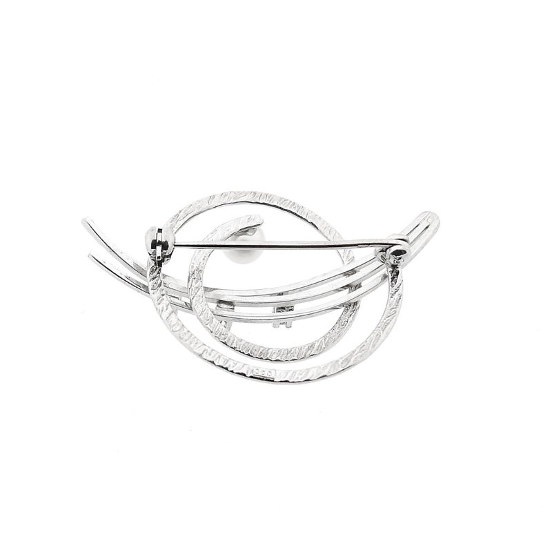 Afbeelding 3 van Witgouden broche gezet met een parel en diamanten; 0,07 ct.
