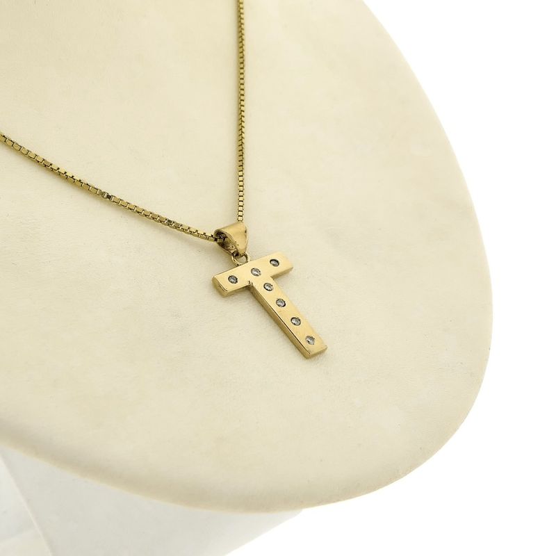 Image 5 of Gold pendant of the letter T with diamond; 0.035 ct.