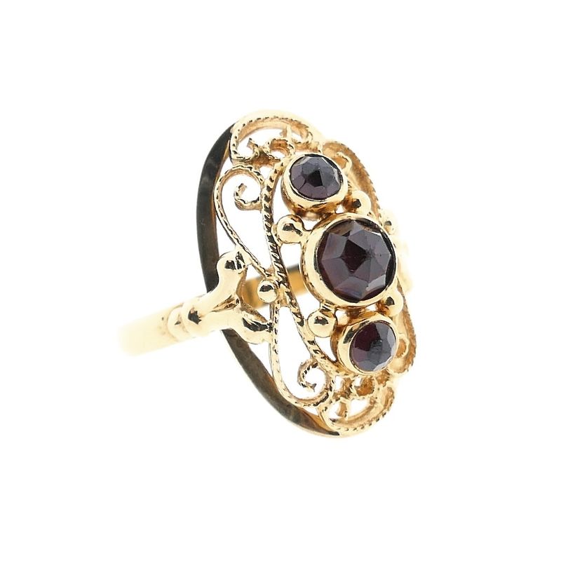 Image 9 of Gold ring with garnet stones | Vintage