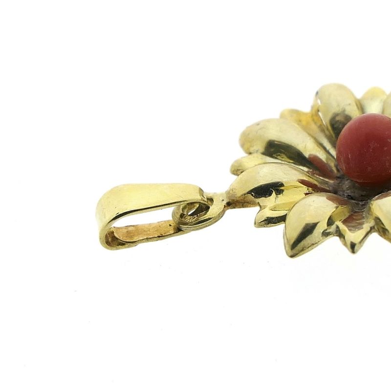 Image 5 of Gold pendant with blood coral