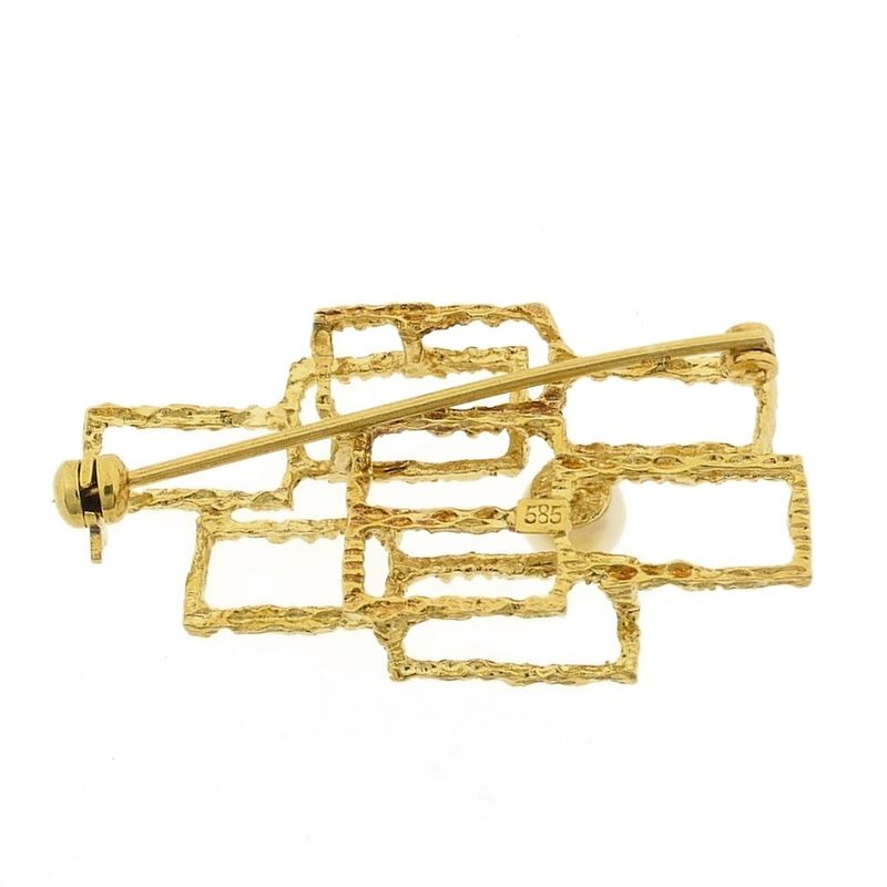 Image 4 of Gold brooch with pearl