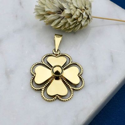 Afbeelding 2 van Gouden hanger van een klavertje vier