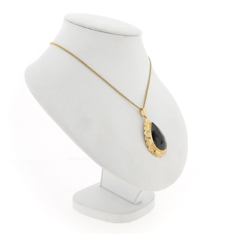 Image 5 of Gold pendant with garnet