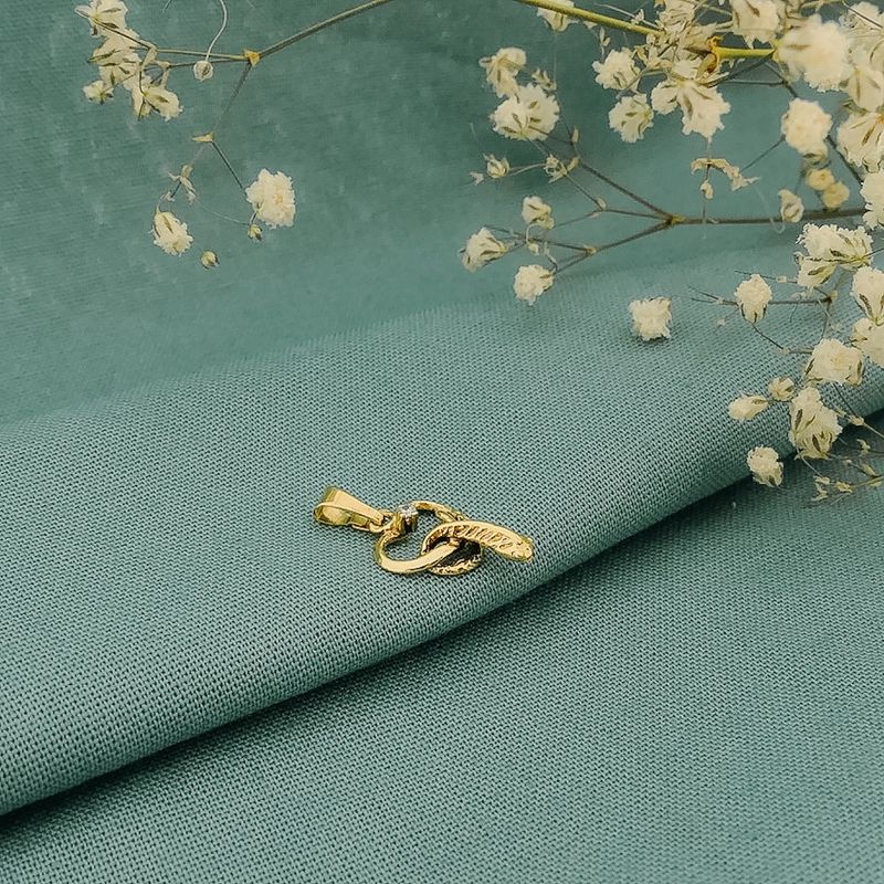 Image 2 of Gold pendant with zirconia